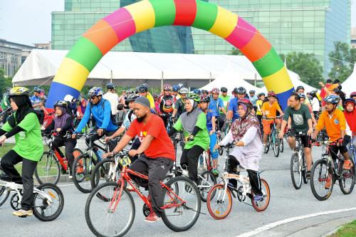 PTJ04_26102014_CERIA_KAYUH