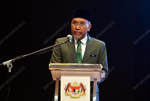 SENATOR DATUK IDRIS AHMAD