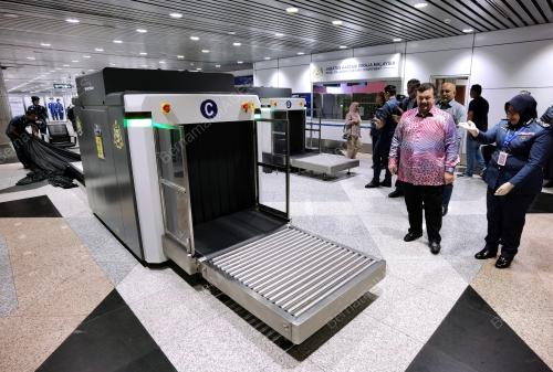 DATUK SERI AMIR HAMZAH AZIZAN