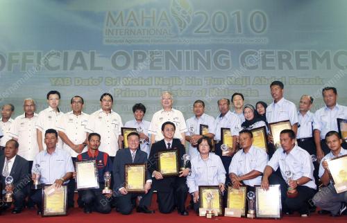 MOHD NAJIB TUN ABDUL RAZAK