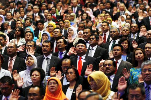 MOHD NAJIB TUN ABDUL RAZAK