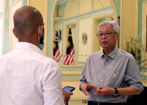 DATUK SERI ISMAIL SABRI YAAKOB