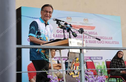 DATUK SERI DR DZULKEFLY AHMAD