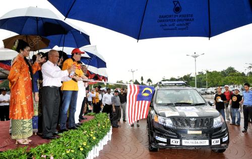 PTJ04_28112012_RALLY