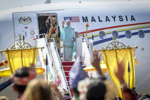 AL-SULTAN ABDULLAH RI`AYATUDDIN AL-MUSTAFA BILLAH SHAH