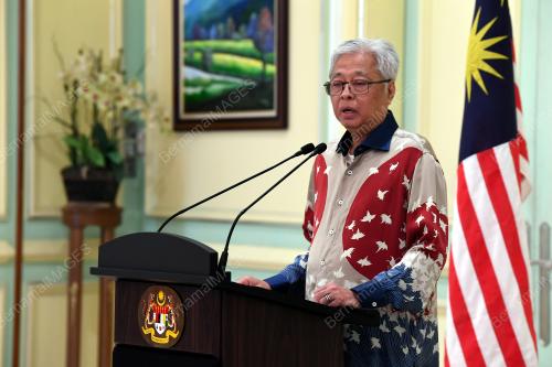 DATUK SERI ISMAIL SABRI YAAKOB
