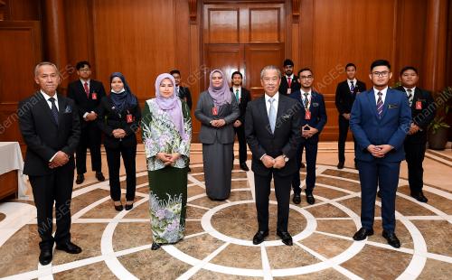 TAN SRI MUHYIDDIN YASSIN
