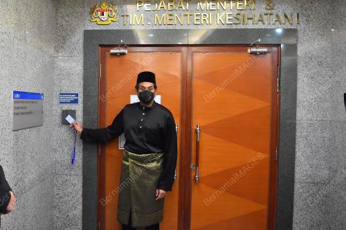 KHAIRY JAMALUDDIN