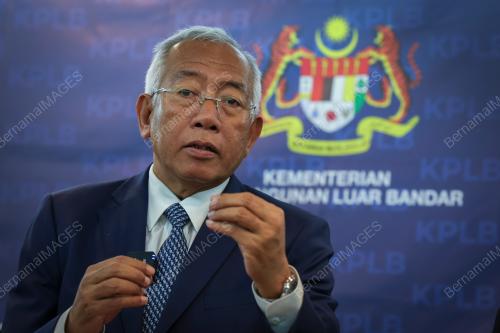 DATUK SERI MAHDZIR KHALID