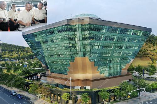 TAN SRI MUHYIDDIN YASSIN