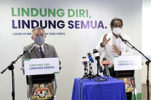 DATUK SERI DR ADHAM BABA & KHAIRY JAMALUDDIN