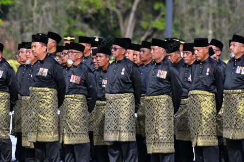 HARI PAHLAWAN