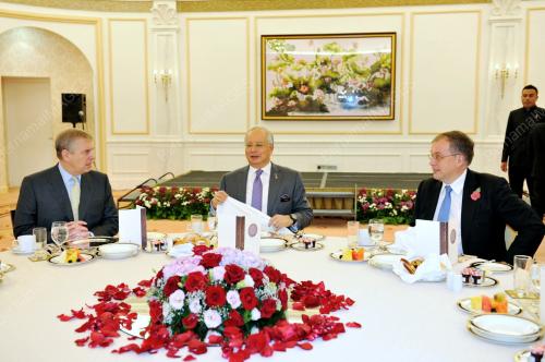 DATUK SERI MOHD NAJIB TUN ABDUL RAZAK