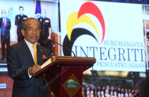 TAN SRI MOHD SIDEK HASSAN