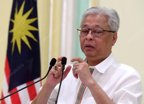 DATUK SERI ISMAIL SABRI YAAKOB
