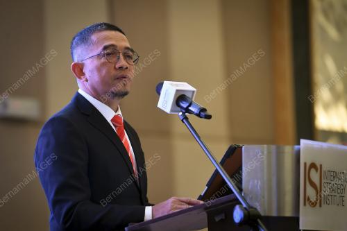 DATUK MOHD NIZOM SAIRI