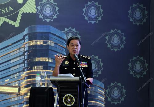 TAN SRI AZAM BAKI