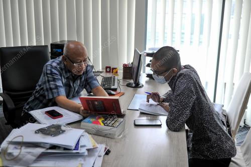 DATUK DR CHAMIL WARIYA