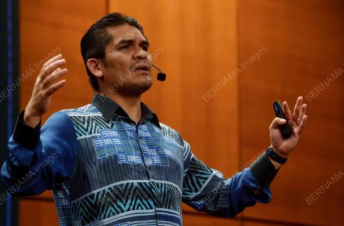 DATUK DR MOHD RADZI MD JIDIN