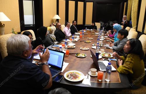 TAN SRI TENGKU MAIMUN TUAN MAT