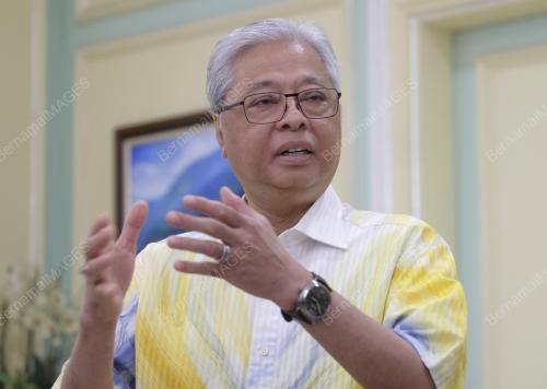 DATUK SERI ISMAIL SABRI YAAKOB