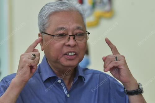 DATUK SERI ISMAIL SABRI YAAKOB