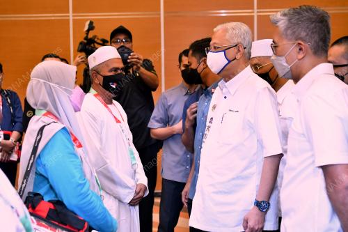 DATUK SERI ISMAIL SABRI YAAKOB