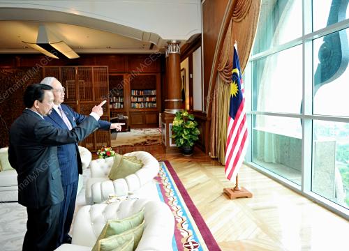PTJ05_04092012_PM_BRUNEI