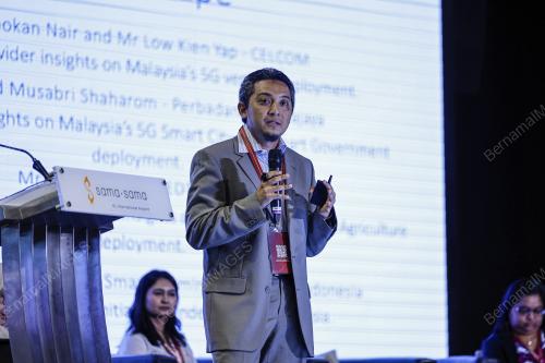 DR AZIZUL AZIZAN