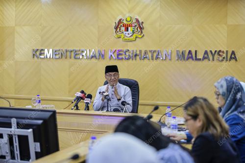 DATUK SERI DR DZULKEFLY AHMAD