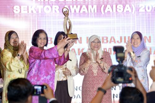 PTJ05_04112014_WANITA