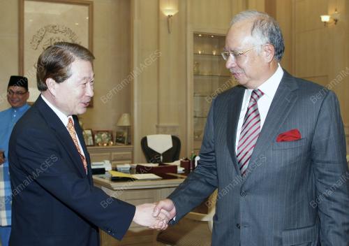 MOHD NAJIB TUN ABDUL RAZAK