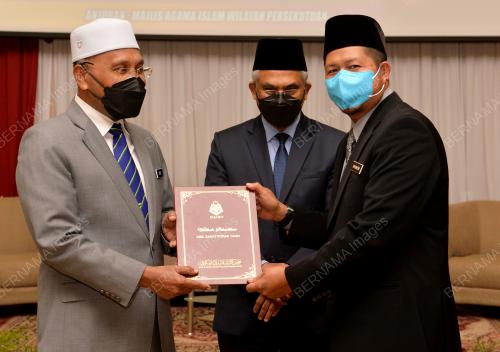 SENATOR DATUK IDRIS AHMAD