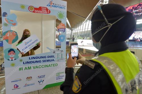 TINJAUAN PUSAT PEMBERIAN VAKSIN KLIA