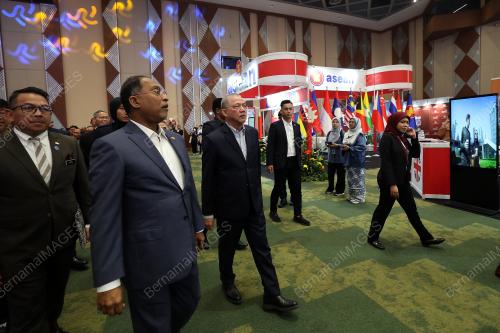 DATUK SERI FADILAH YUSOF