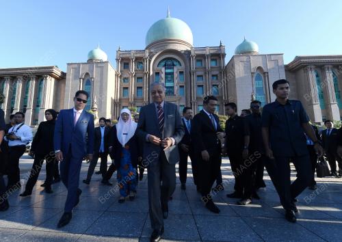 TUN DR MAHATHIR MOHAMAD