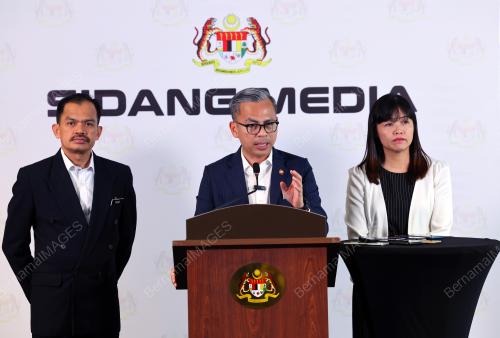 FAHMI FADZIL