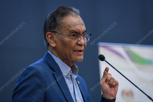 DATUK SERI DZULKEFLY AHMAD