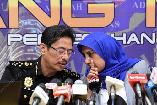 LATHEEFA KOYA