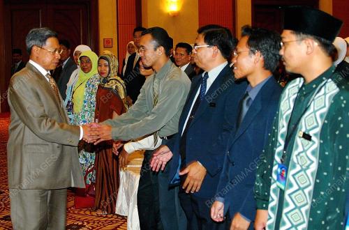 MUSTAPA MOHAMED