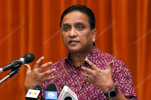 DATUK SERI REEZAL MERICAN NAINA MERICAN 