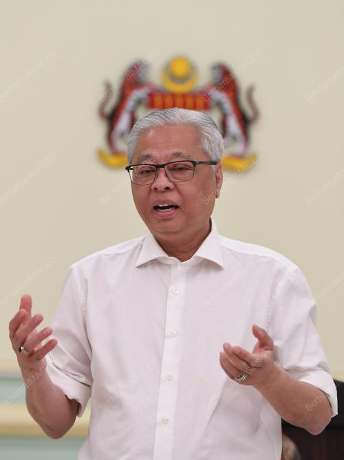 DATUK SERI ISMAIL SABRI YAAKOB