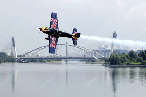 PTJ05_08102013_AIR_RACE