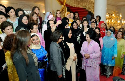 DATIN_SERI_ROSMAH_MANSOR