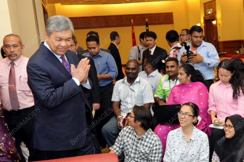 PTJ05_09022015_ZAHID_MIC