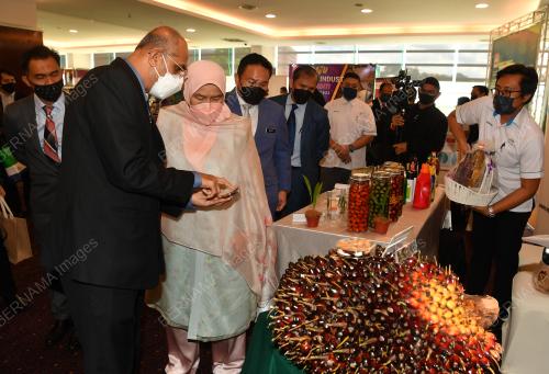 DATUK ZURAIDA KAMARUDDIN
