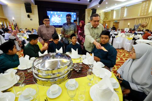 ANTHONY LOKE SIEW FOOK