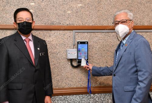 DATUK SERI ISMAIL SABRI YAAKOB