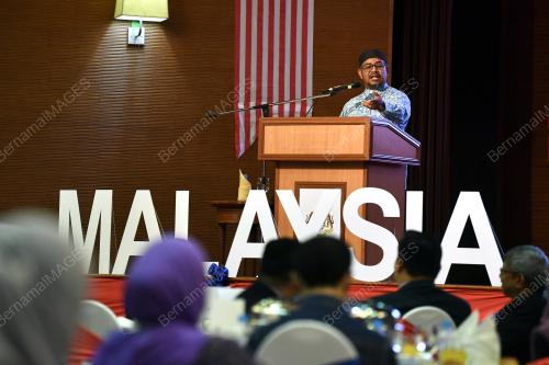 DATUK DR MOHD KHAIRUDDIN AMAN RAZALI