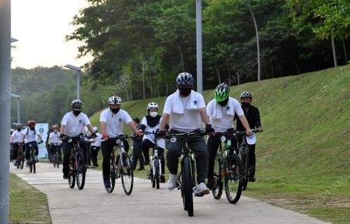 DATUK SERI TAKIYUDDIN HASSAN